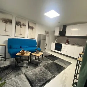 La Maison Bleue , Athis-Mons France