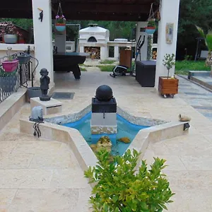 Appartement Au Coeur De L'eze Avec Jacuzzi, La Tour-dʼAigues